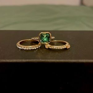 2 for $25!! Gorgeous Cushion Cut Deep Emerald Green Ring w/2 Accompanying Bands